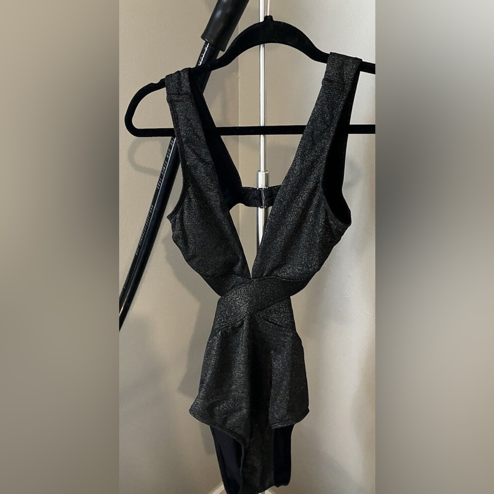 Cupshe Black Textured One Piece Swimsuit with Cut-Out Design